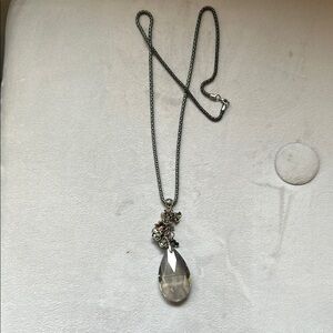 Elegant Silver Pendant Necklace